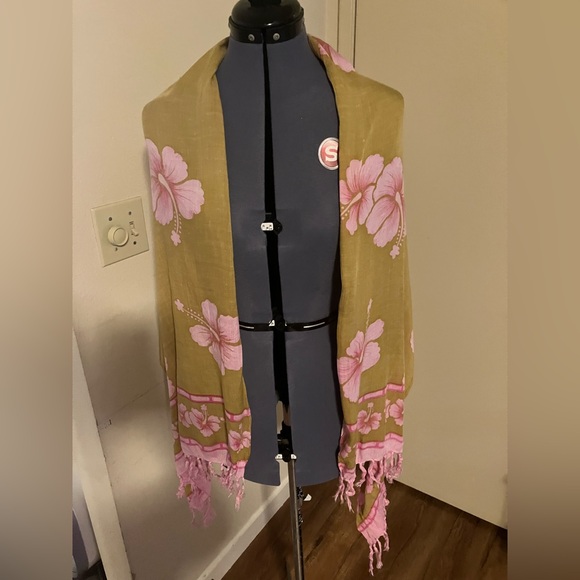 Touch of Hawaii Beige with Pink Hibiscus Scarf - Picture 2 of 7